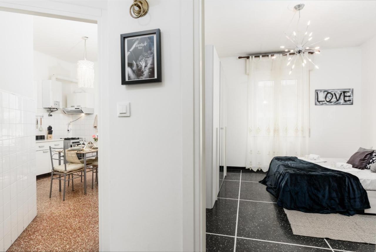 Apartment Center 8'minutes! Free Wi-fi & Netflix 'simona's Retreat' By Tilo Genoa